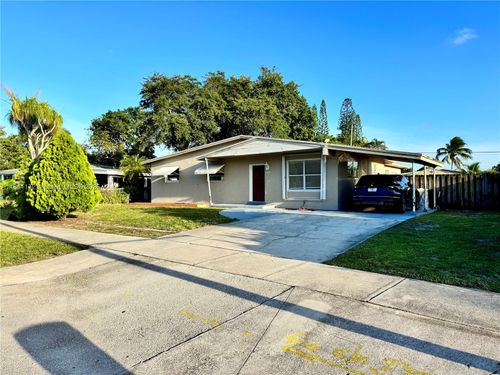 3800 Sw 31st Dr, West Park, FL, 33023-5676 | Card Image