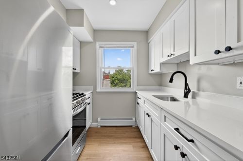 52 Naples Ave, Belleville, NJ, 07109-4152 | Card Image