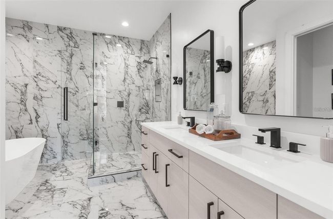 UNIT-3 - 102 W Adalee St, Townhouse with 3 bedrooms, 4 bathrooms and null parking in TAMPA FL | Image 8