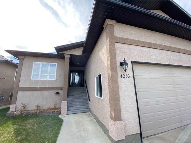 4218 56 Street, Home with 5 bedrooms, 3 bathrooms and 4 parking in Taber AB | Image 2