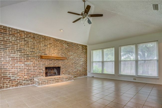 1702 Elizabeth Dr, House other with 3 bedrooms, 2 bathrooms and null parking in Carrollton TX | Image 7