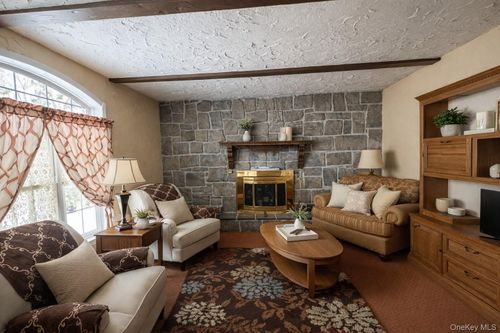 15 Palm Street, Brookhaven, NY, 11784 | Card Image