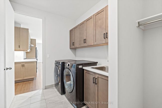945 Islington Way, House other with 4 bedrooms, 4 bathrooms and 4 parking in Ottawa ON | Image 32