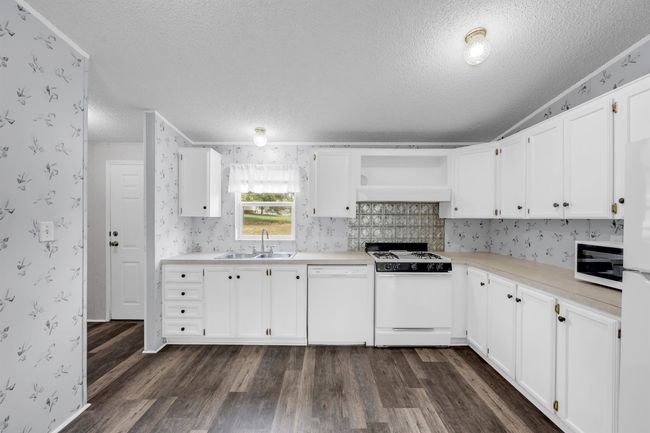 156 Julie Dr, House other with 2 bedrooms, 2 bathrooms and null parking in Kingsland TX | Image 11