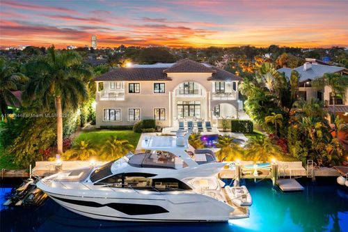 631 Hibiscus Dr, Hallandale Beach, FL, 33009-6511 | Card Image
