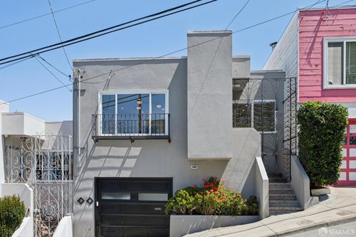 215 Bradford St, San Francisco, CA, 94110-6201 | Card Image