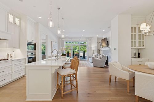 unit-208-935 Lake St E, Wayzata, MN, 55391-1851 | Card Image