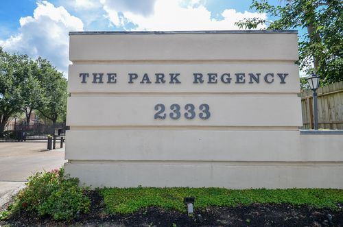 123-2333 Bering Dr, Houston, TX, 77057-4776 | Card Image