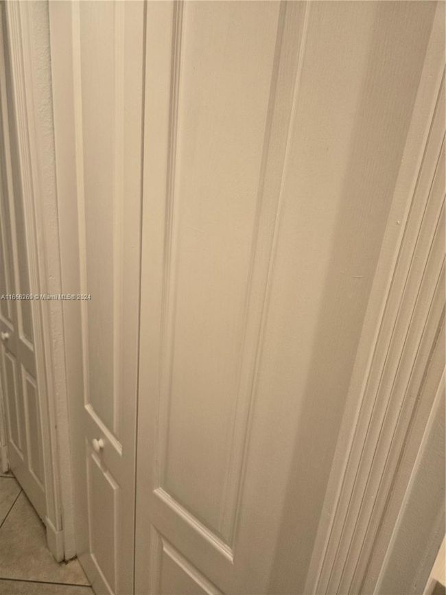 APT-810 - 2625 Collins Ave, Condo with 1 bedrooms, 2 bathrooms and null parking in Miami Beach FL | Image 14