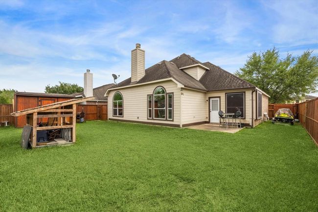 Plenty of yard space to enjoy | Image 22