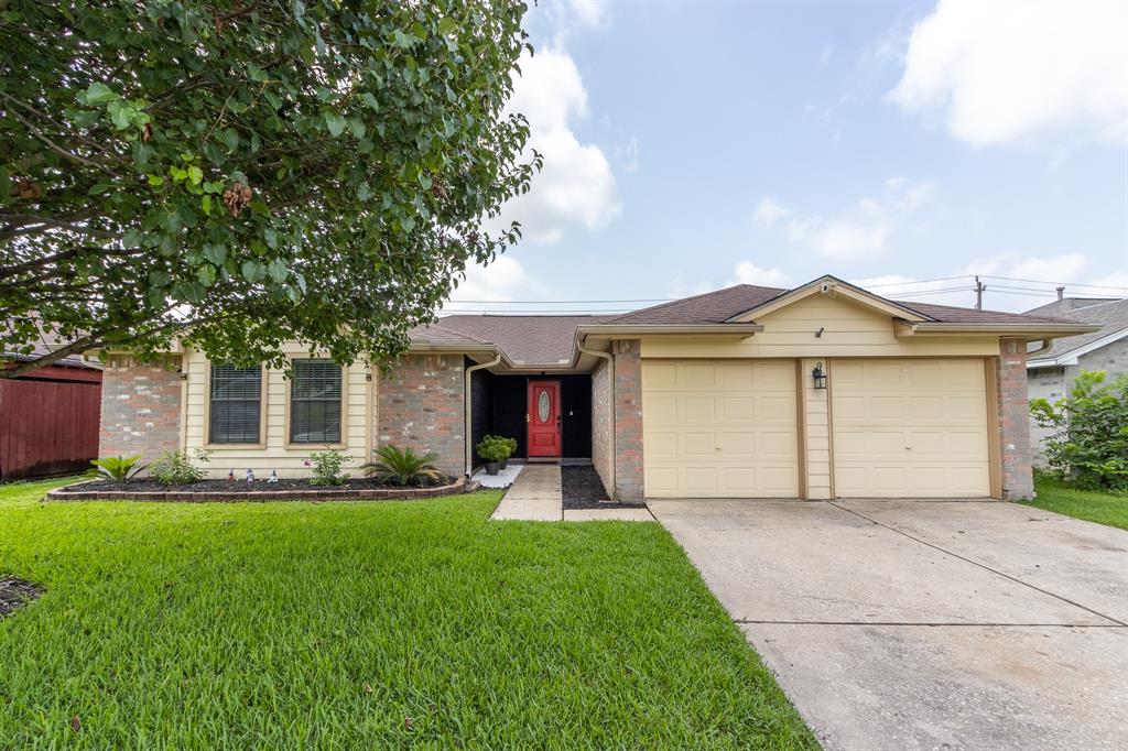 Stone Creek Dr, LA Porte, TX 77571