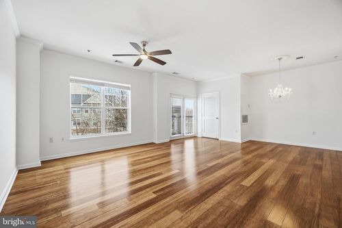 apt-g-5105 Travis Edward Way, CENTREVILLE, VA, 20120-3053 | Card Image