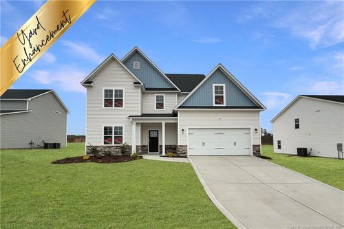 560 Ashley Dr, Aberdeen, NC, 28315-7887 | Card Image