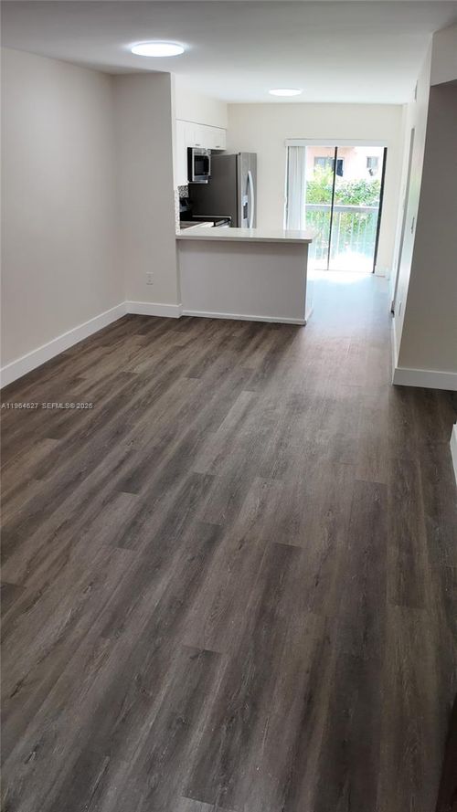 apt-104-5400 W 21st Ct, Hialeah Gardens, FL, 33016-7042 | Card Image