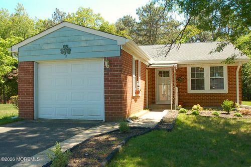 8 Revere Ct, Whiting, NJ, 08759-1720 | Card Image