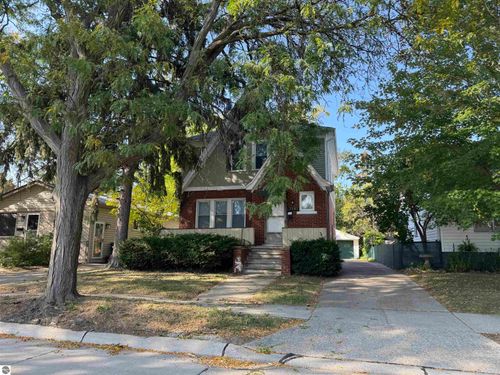 7301 Henry, Center Line, MI, 48015-1084 | Card Image