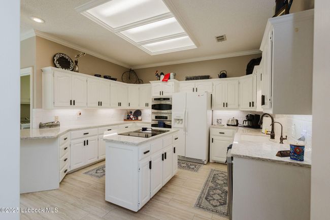 5611 85 Th St, House other with 4 bedrooms, 3 bathrooms and null parking in Lubbock TX | Image 12