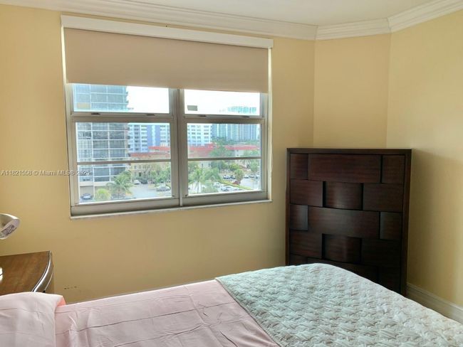 APT-5C - 1985 S Ocean Dr, Condo with 1 bedrooms, 2 bathrooms and null parking in Hallandale Beach FL | Image 13