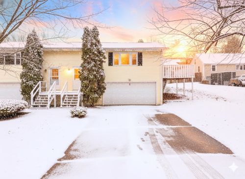 99 Orchard Lane, Mount Horeb, WI, 53572 | Card Image