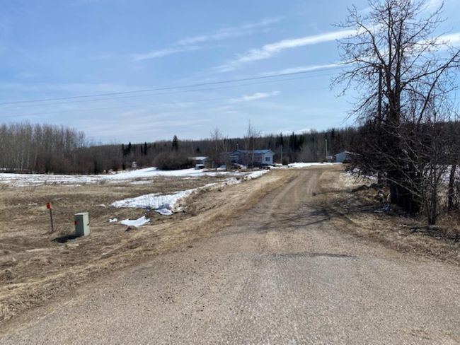 11025 Highway 35, House detached with 3 bedrooms, 1 bathrooms and 8 parking in Keg River AB | Image 44