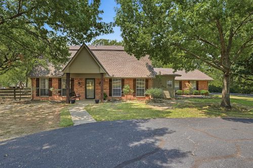 1806 Carriage Estates Rd, Sherman, TX, 75092-4419 | Card Image