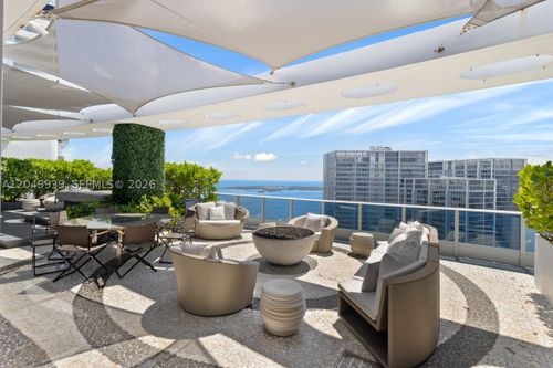 ph-5404-200 Biscayne Blvd, Miami, FL, 33132-2219 | Card Image