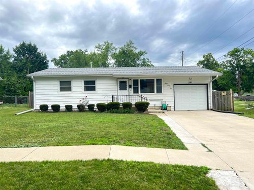1265 Hillcrest Ln, Freeport, IL, 61032-3715 | Card Image