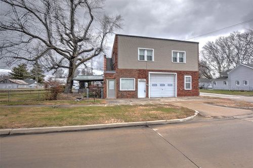 202 W South St, Oreana, IL, 62554-7904 | Card Image