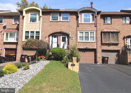 1009 Burnley Ct, BENSALEM, PA, 19020-4825 | Card Image