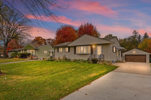 1040 3rd St Nw, New Brighton, MN, 55112-7335 | Card Image