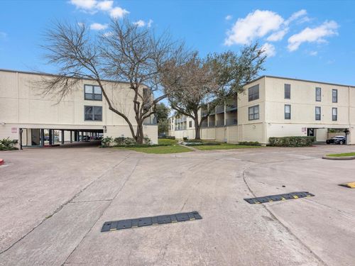 apt-217-4001 Nasa Pkwy, El Lago, TX, 77586-6229 | Card Image