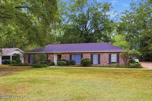 144 Colonial Cir, Jackson, MS, 39211-4272 | Card Image