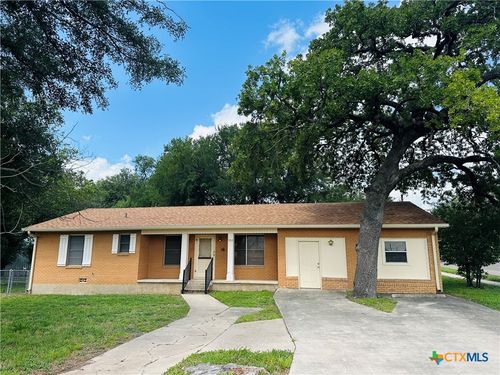 502 S Walnut St, Lampasas, TX, 76550-3158 | Card Image