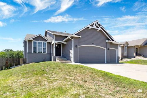 812 Fossil Ridge Drive, Manhattan, KS, 66503 | Card Image