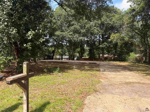 414 N Lake Dr, Perry, GA, 31069-8402 | Card Image