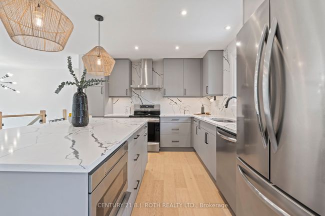 233 Dock Rd, House other with 3 bedrooms, 3 bathrooms and 5 parking in Barrie ON | Image 10