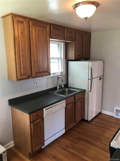 1800 S Marion St, Denver, CO, 80210-3221 | Card Image