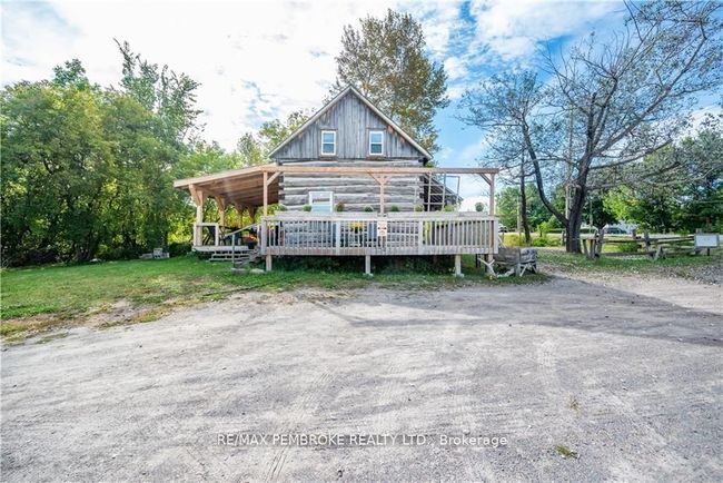 8744 Highway 60 Highway, Home with 3 bedrooms, 1 bathrooms and 20 parking in North Algona Wilberforce ON | Image 27
