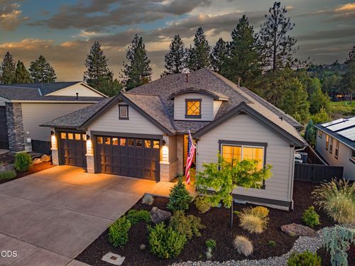 3087 Nw Hidden Ridge Dr, Bend, OR, 97703-7809 | Card Image