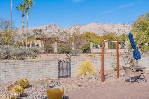 5658 N Calle De La Reina, Tucson, AZ, 85718-4479 | Card Image