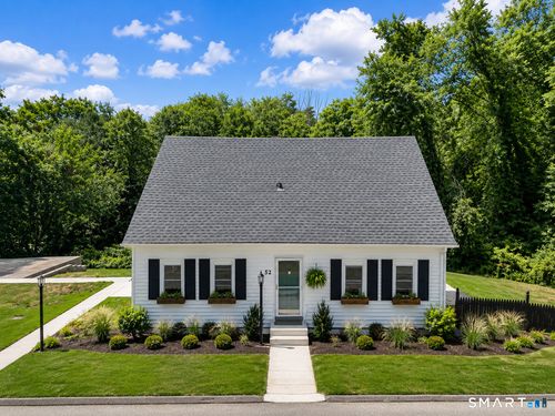 52 Walnut Hill Rd, East Lyme, CT, 06333-1023 | Card Image