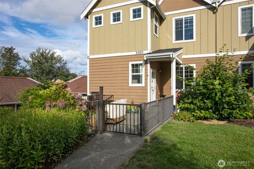 3325 Sussex Dr, Bellingham, WA, 98226-8618 | Card Image