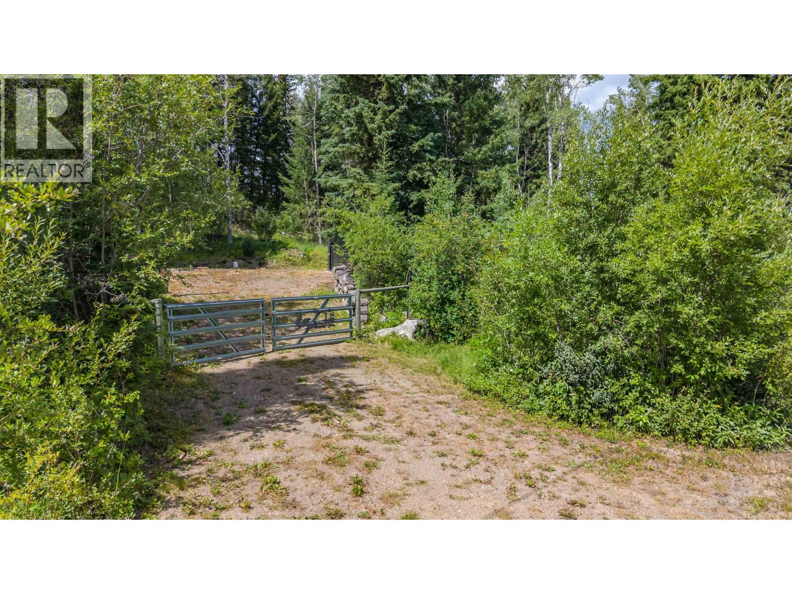 Land in Bridge Lake 4