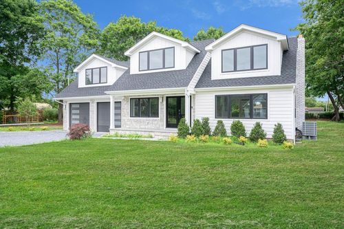 11 Bayview Ave, Eastport, NY, 11941-1104 | Card Image