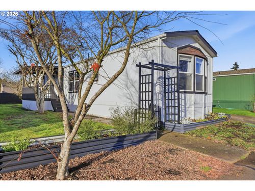 62-301 E Columbia Dr, Newberg, OR, 97132-4000 | Card Image