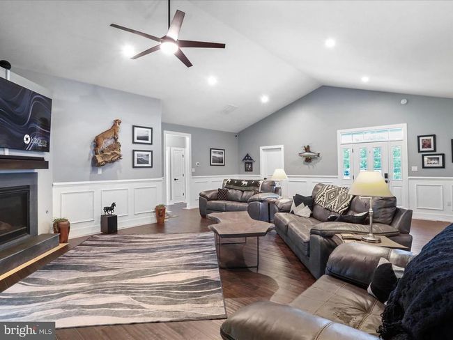 3447 Old Leetown Pike, House other with 3 bedrooms, 2 bathrooms and null parking in RANSON WV | Image 4