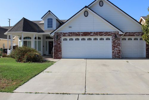 5222 W Lark Court, Visalia, CA, 93291 | Card Image