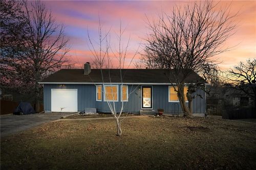 1513 Lake Rd, Liberty, MO, 64068-3422 | Card Image