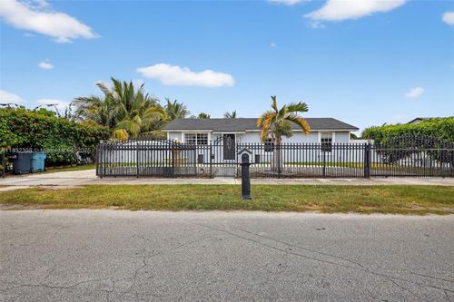 30011 Sw 149th Ave, Homestead, FL, 33033-3716 | Card Image