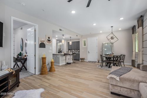 145-250 W Queen Creek Rd, Chandler, AZ, 85248-3432 | Card Image
